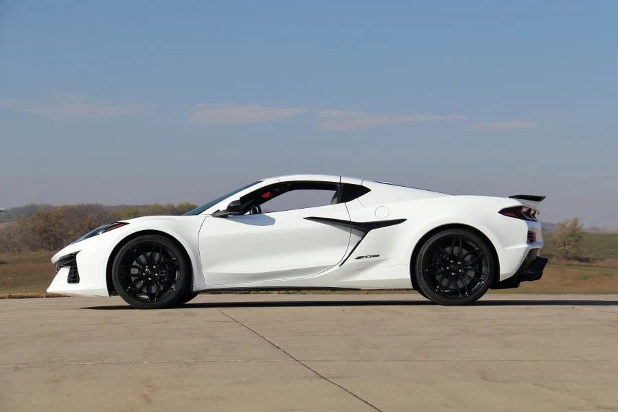 2023 Chevrolet Corvette C8 Z06 - Image 2 of 31