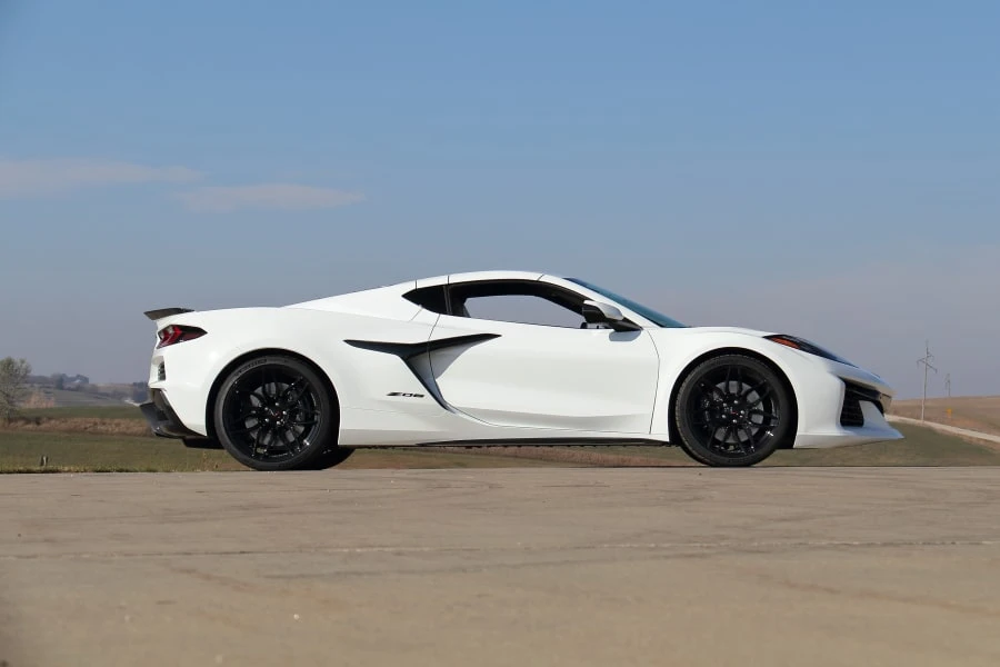 2023 Chevrolet Corvette C8 Z06 - Image 15 of 31