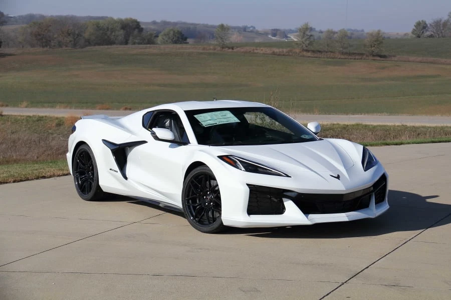 2023 Chevrolet Corvette C8 Z06 - Image 6 of 31
