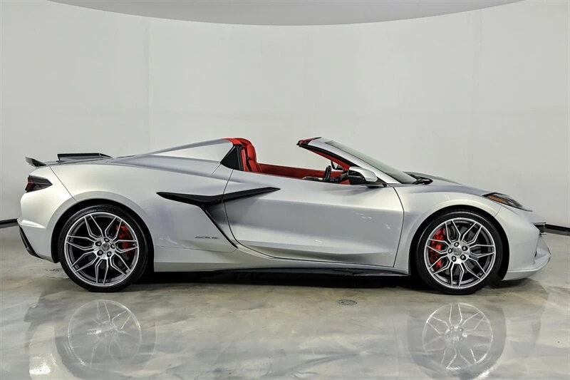 2023 Chevrolet Corvette C8 Z06 - Image 10 of 31