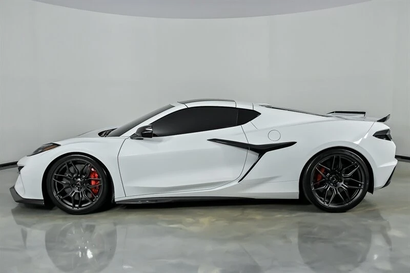 2023 Chevrolet Corvette C8 Z06 - Image 8 of 31
