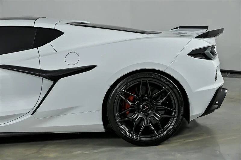 2023 Chevrolet Corvette C8 Z06 - Image 9 of 31