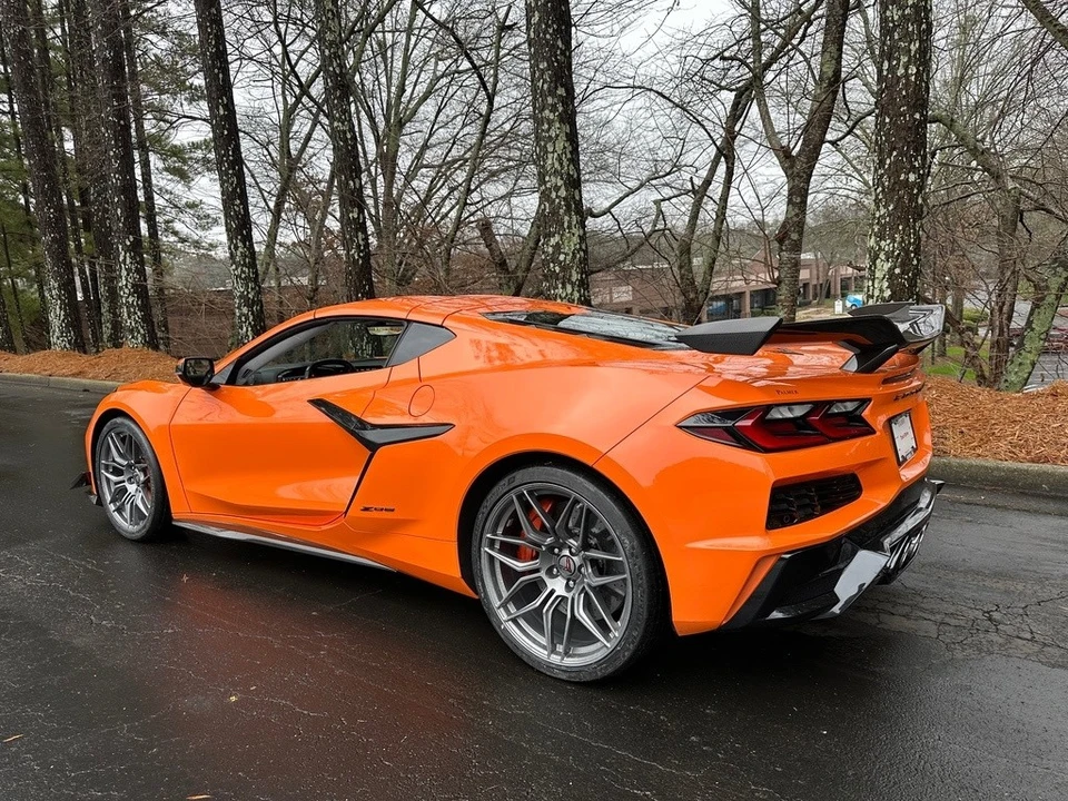 2023 Chevrolet Corvette C8 Z06 - Image 6 of 12