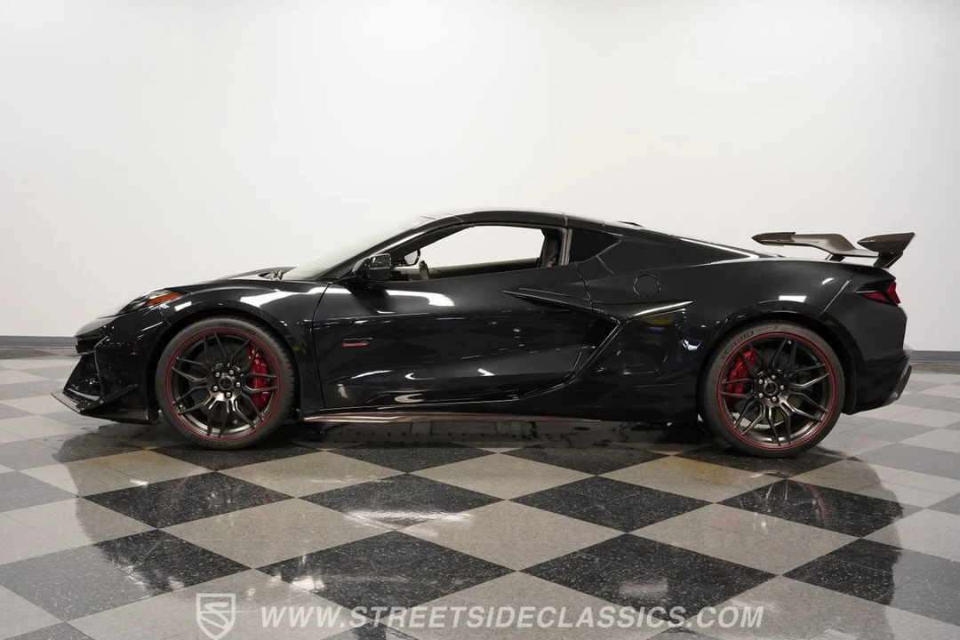 2023 Chevrolet Corvette C8 Z06 - Image 3 of 12