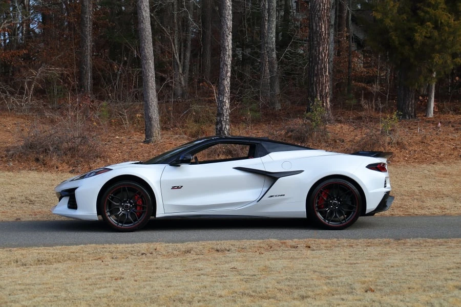 2023 Chevrolet Corvette C8 Z06 - Image 2 of 31