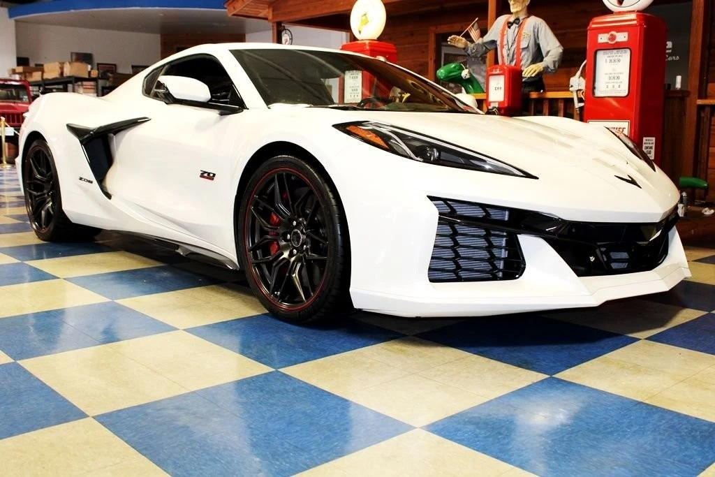 2023 Chevrolet Corvette C8 Z06 - Image 13 of 31
