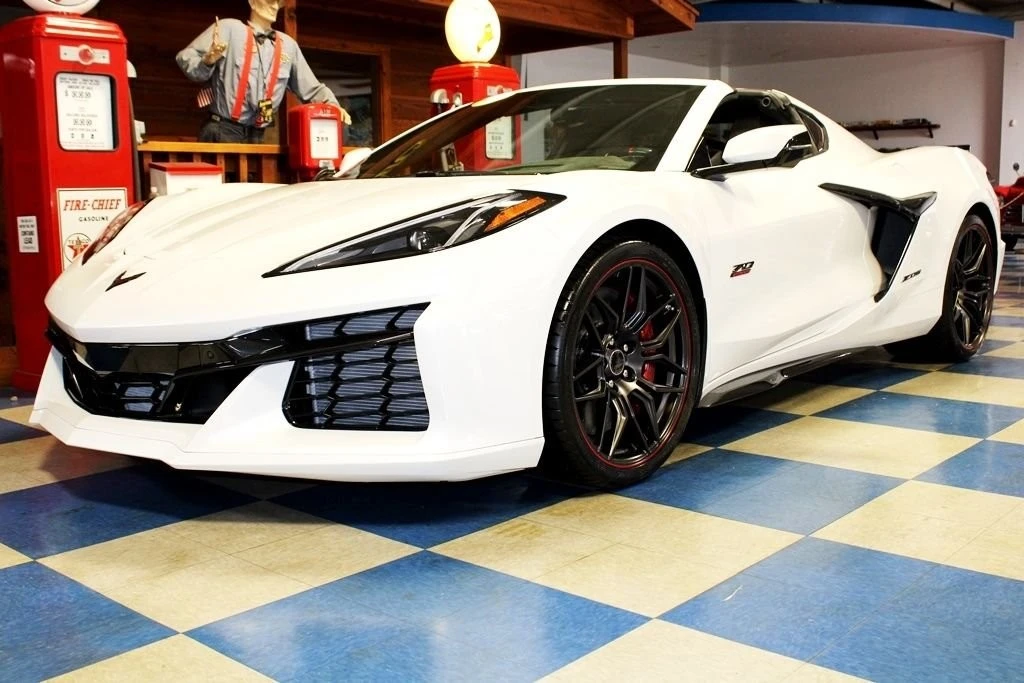 2023 Chevrolet Corvette C8 Z06 - Image 6 of 12