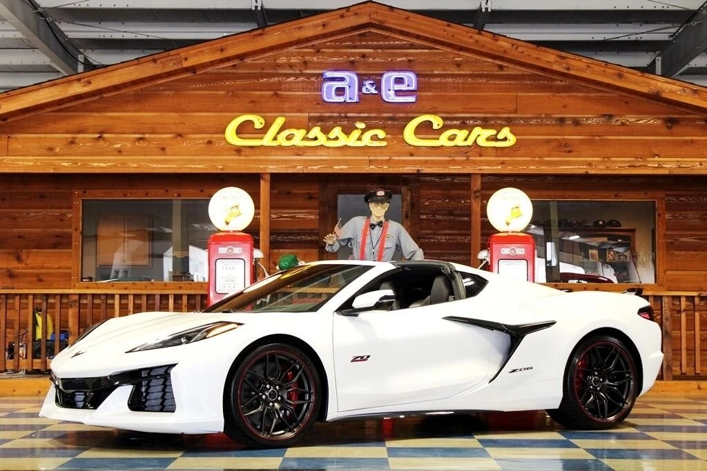 2023 Chevrolet Corvette C8 Z06 - Image 2 of 12