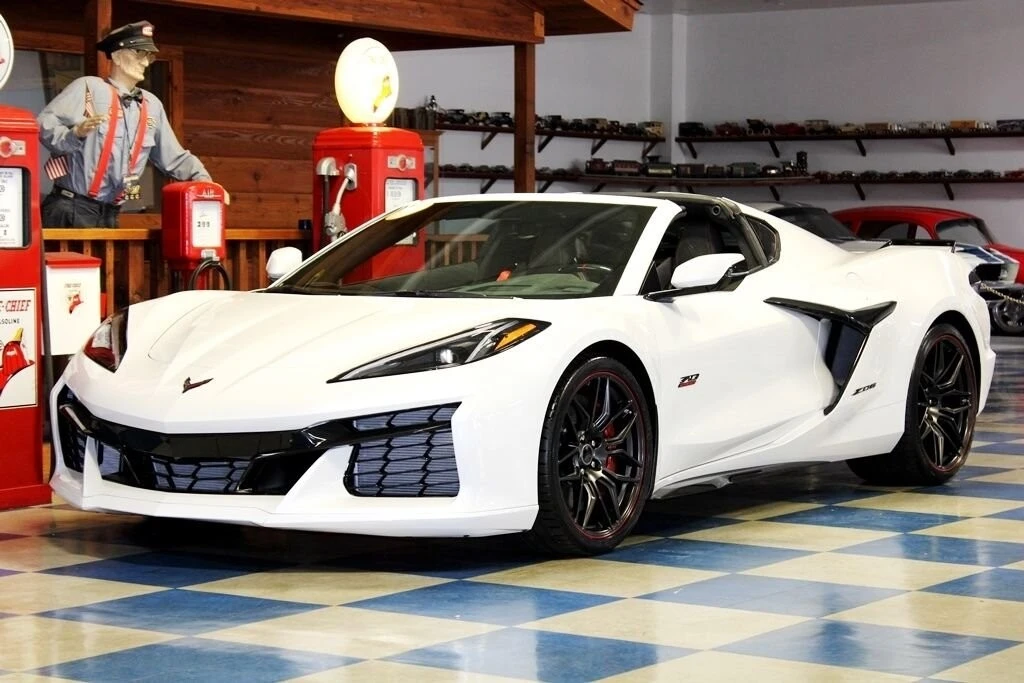 2023 Chevrolet Corvette C8 Z06 - Image 4 of 12