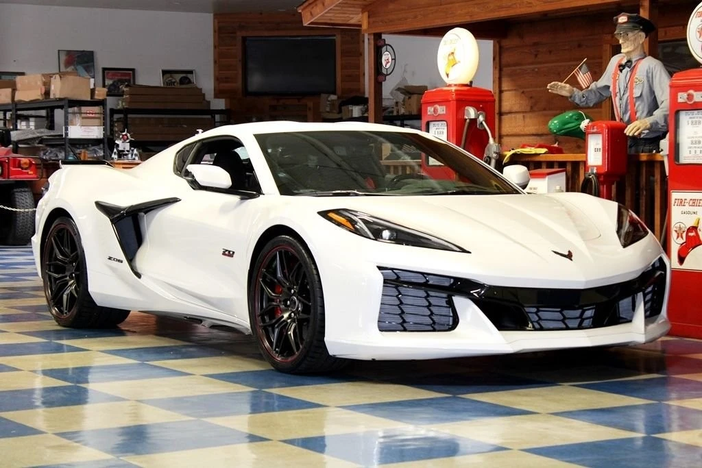 2023 Chevrolet Corvette C8 Z06 - Image 10 of 12