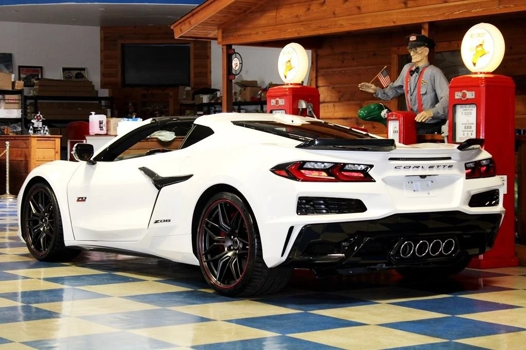 2023 Chevrolet Corvette C8 Z06 - Image 5 of 31