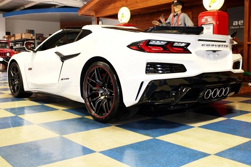 2023 Chevrolet Corvette C8 Z06 - Image 7 of 31