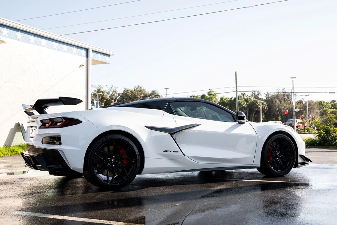2023 Chevrolet Corvette C8 Z06 - Image 24 of 31
