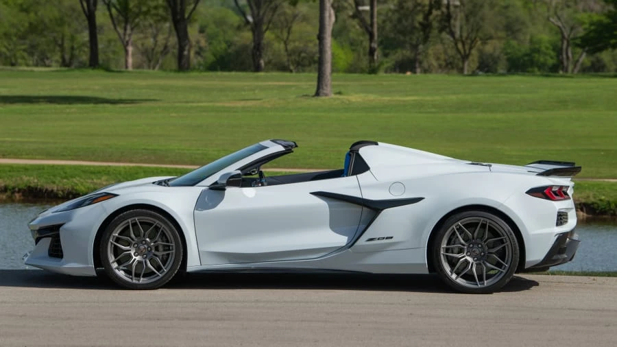 2023 Chevrolet Corvette C8 Z06 - Image 2 of 12