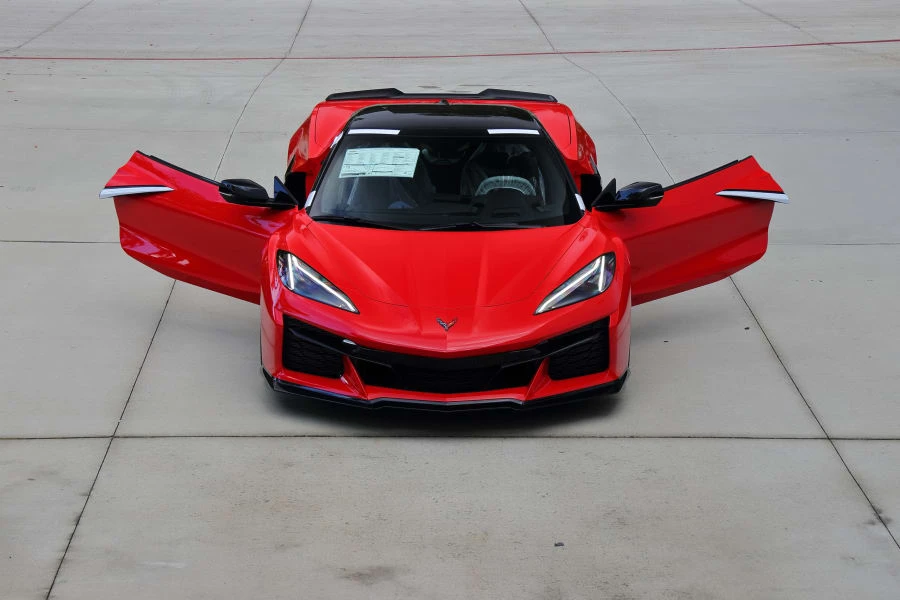 2023 Chevrolet Corvette C8 Z06 - Image 18 of 31