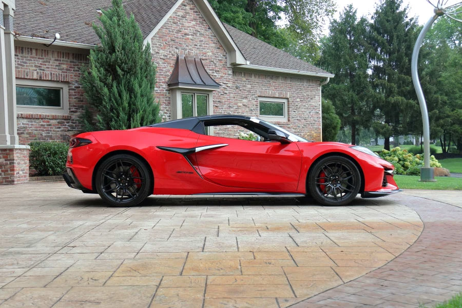 2023 Chevrolet Corvette C8 Z06 - Image 2 of 30