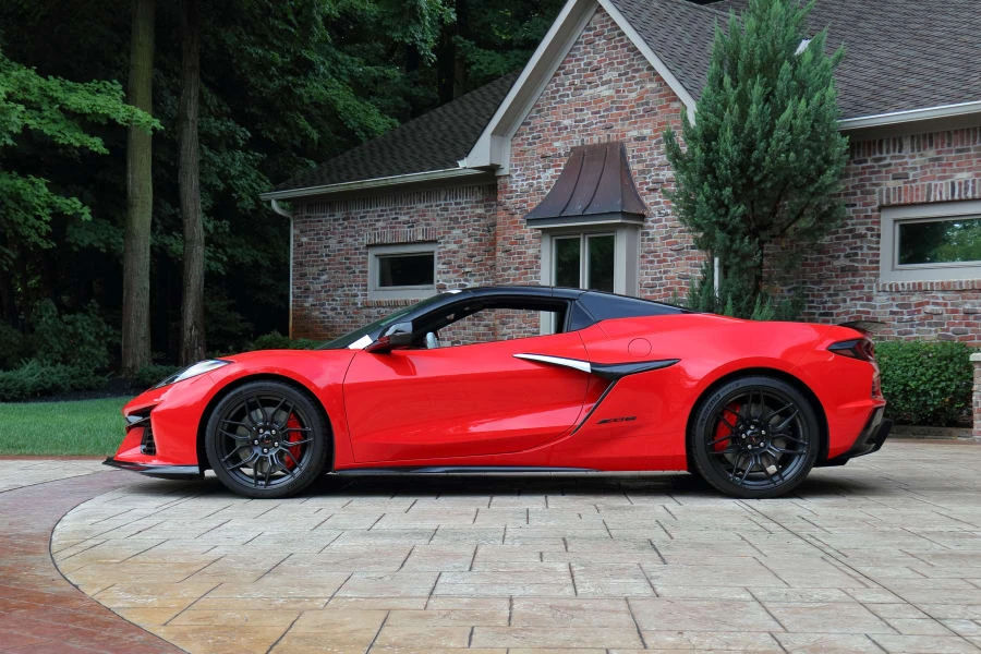 2023 Chevrolet Corvette C8 Z06 - Image 12 of 30