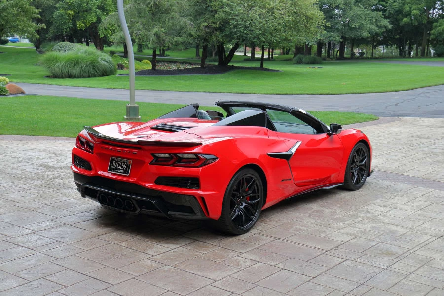2023 Chevrolet Corvette C8 Z06 - Image 18 of 30