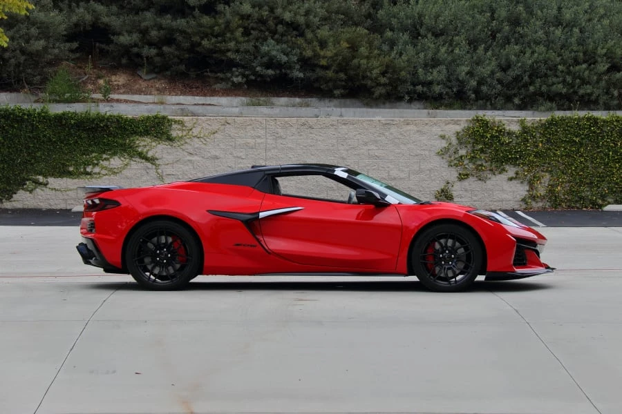 2023 Chevrolet Corvette C8 Z06 - Image 2 of 31