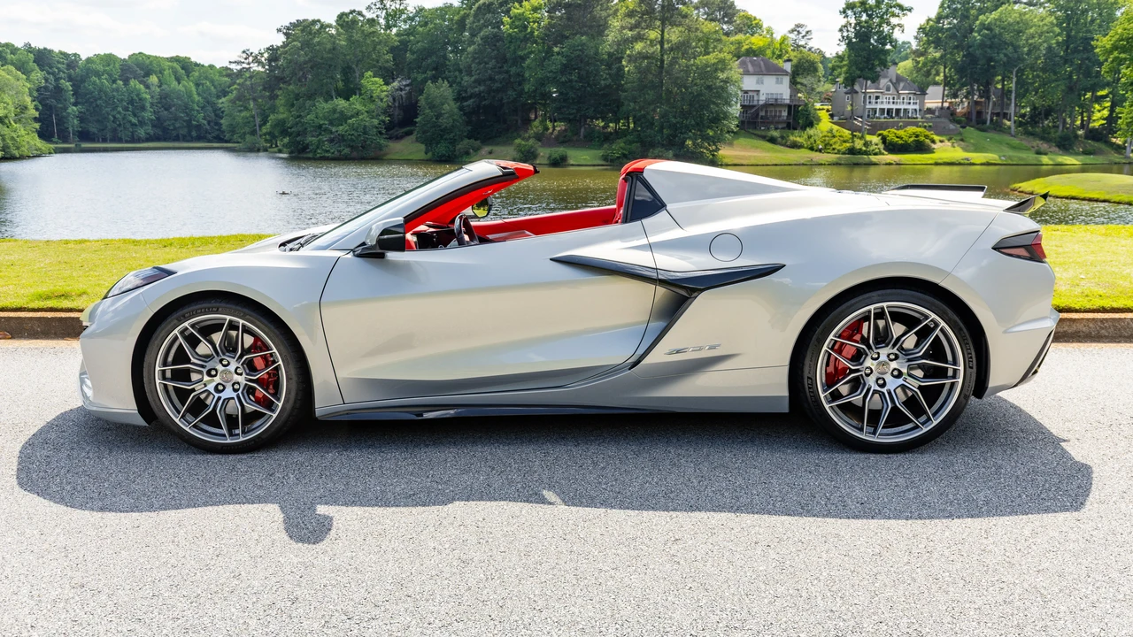 2023 Chevrolet Corvette C8 Z06 - Image 7 of 31