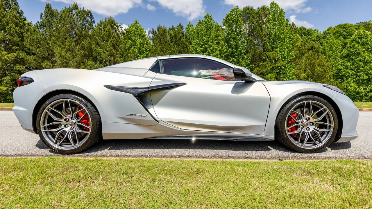 2023 Chevrolet Corvette C8 Z06 - Image 10 of 31