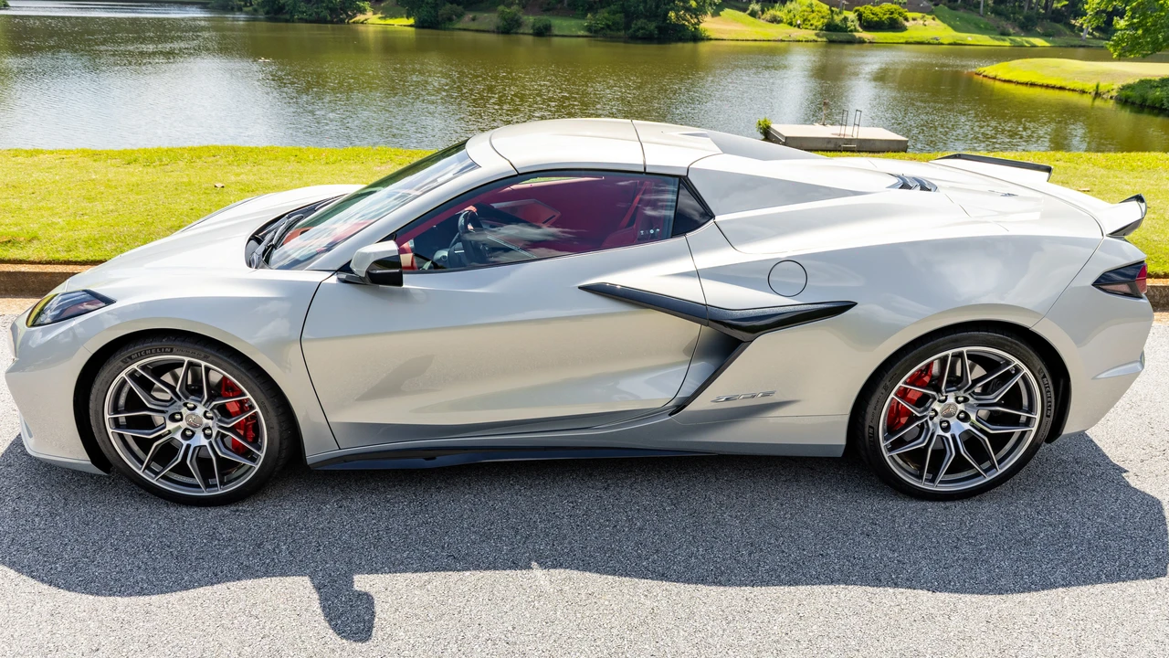 2023 Chevrolet Corvette C8 Z06 - Image 14 of 31