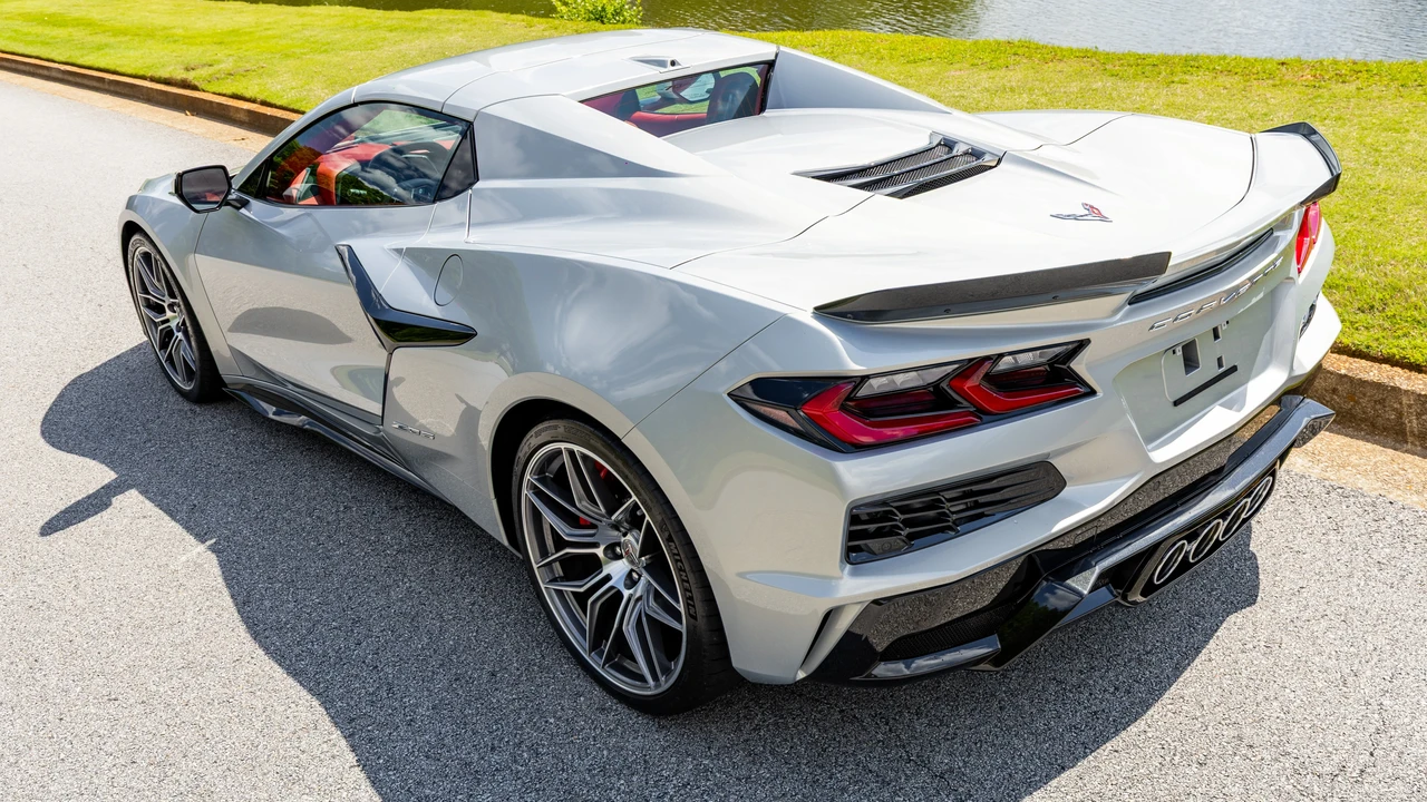2023 Chevrolet Corvette C8 Z06 - Image 13 of 31