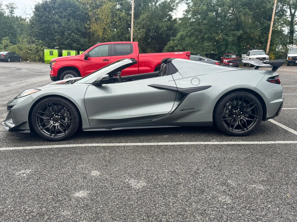2023 Chevrolet Corvette C8 Z06 - Image 7 of 31