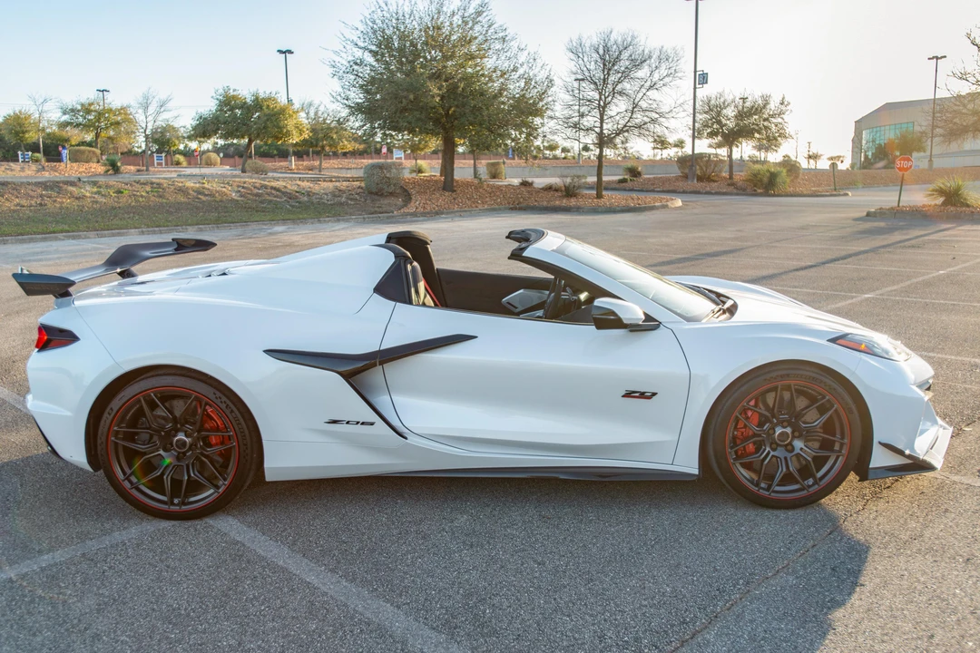 2023 Chevrolet Corvette C8 Z06 - Image 7 of 31