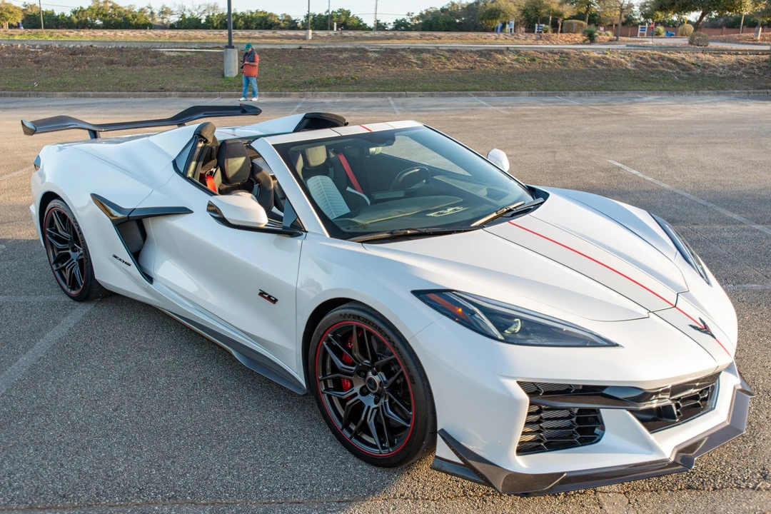 2023 Chevrolet Corvette C8 Z06 - Image 8 of 31