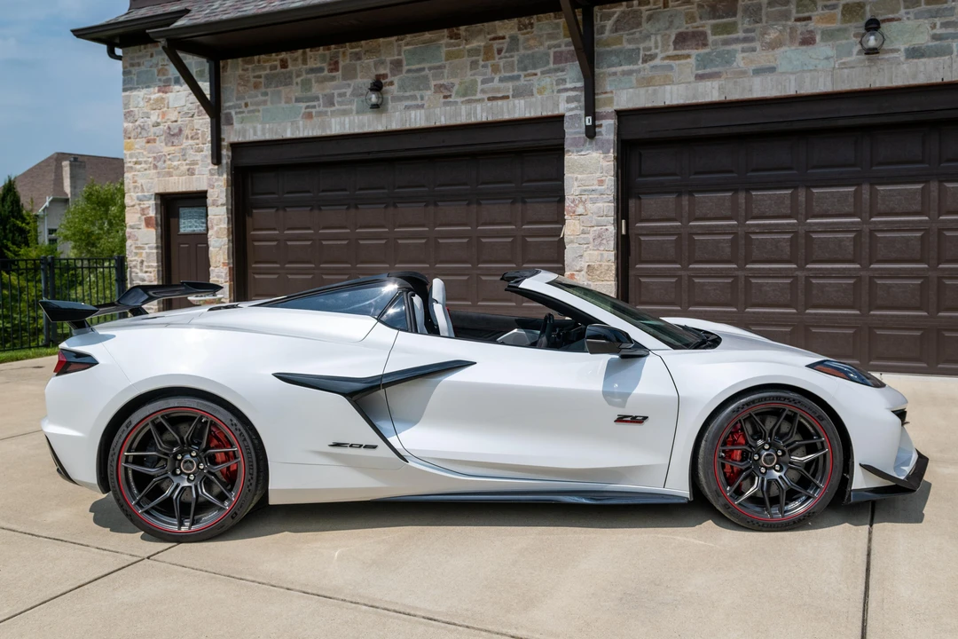 2023 Chevrolet Corvette C8 Z06 - Image 9 of 31