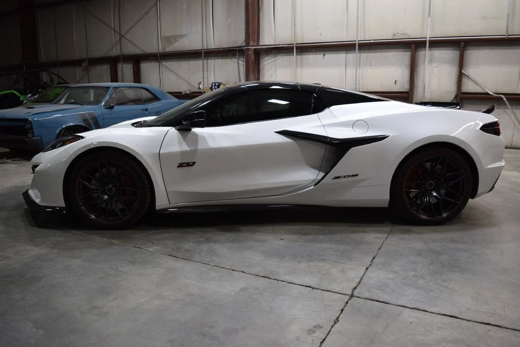 2023 Chevrolet Corvette C8 Z06 - Image 7 of 12