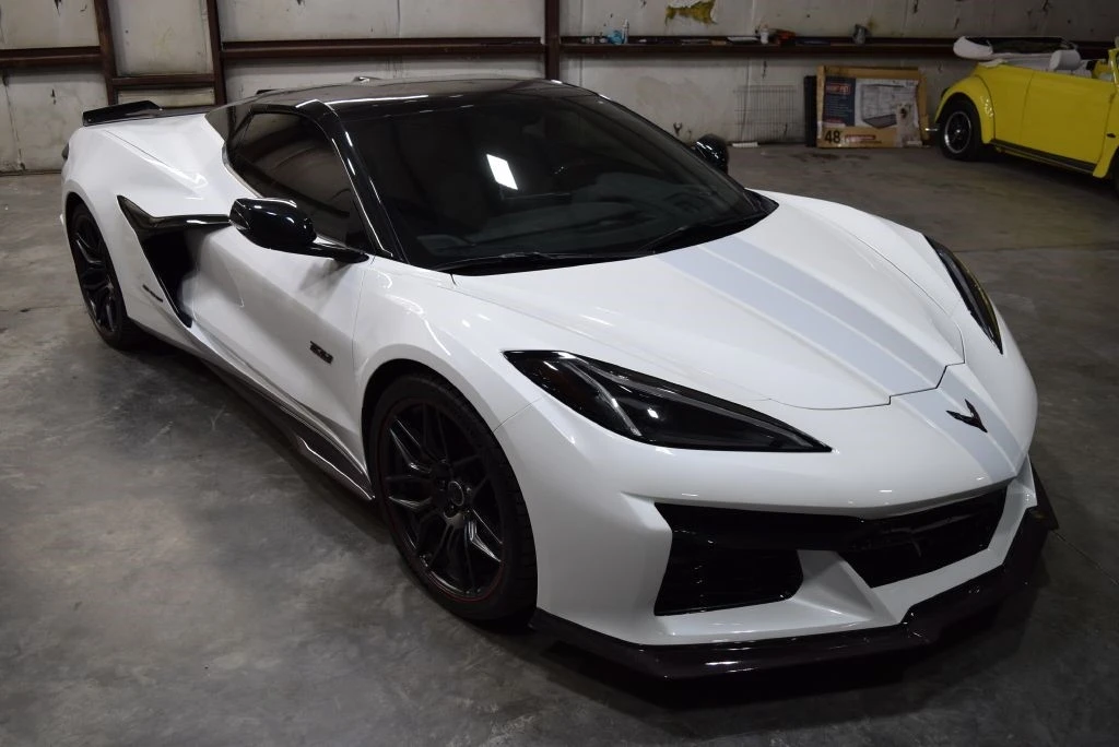 2023 Chevrolet Corvette C8 Z06 - Image 2 of 12