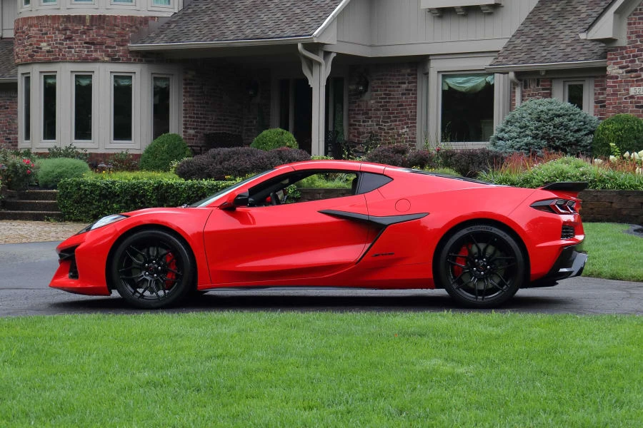 2023 Chevrolet Corvette C8 Z06 - Image 2 of 31