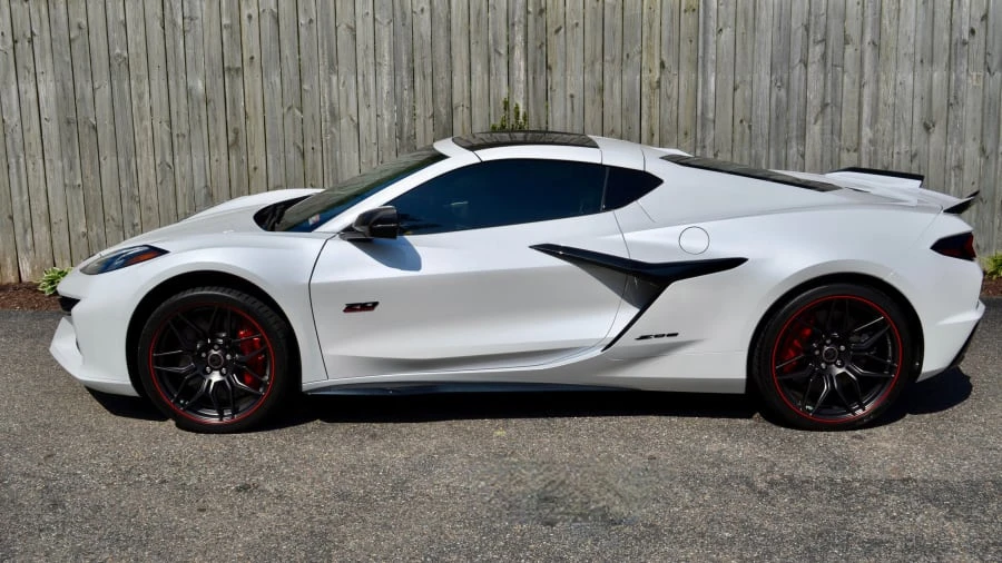 2023 Chevrolet Corvette C8 Z06 - Image 2 of 31