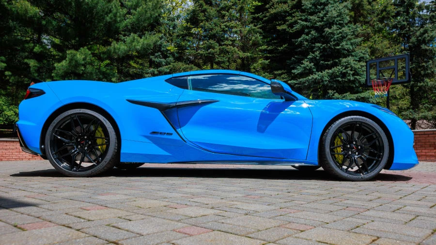 2023 Chevrolet Corvette C8 Z06 - Image 2 of 31