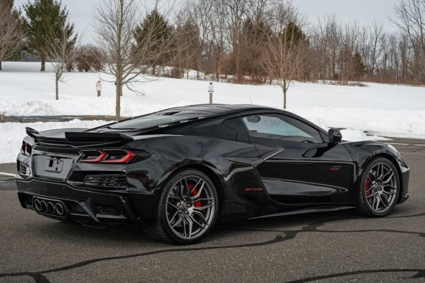 2023 Chevrolet Corvette C8 Z06 - Image 2 of 7