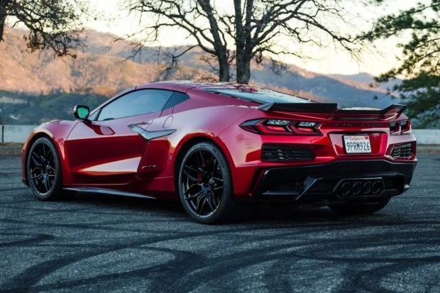 2023 Chevrolet Corvette C8 Z06 - Image 2 of 7