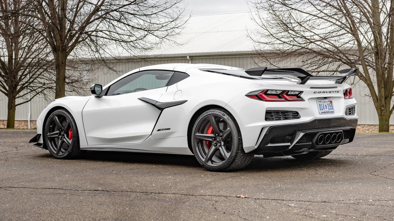 2023 Chevrolet Corvette C8 Z06 - Image 7 of 31