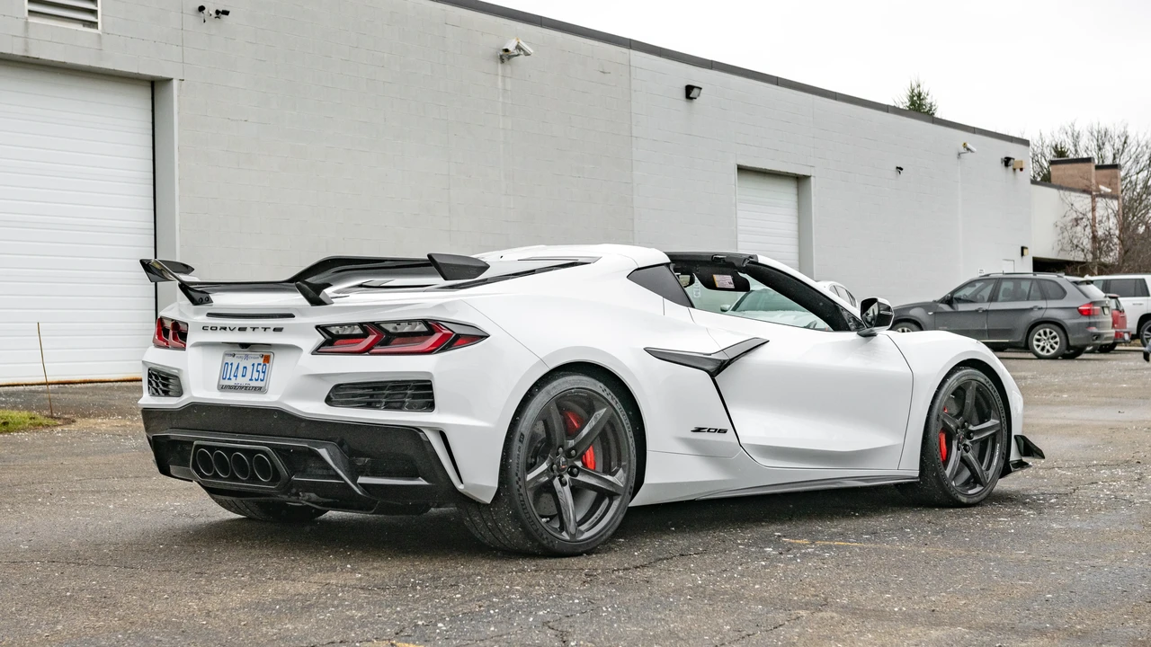 2023 Chevrolet Corvette C8 Z06 - Image 14 of 31