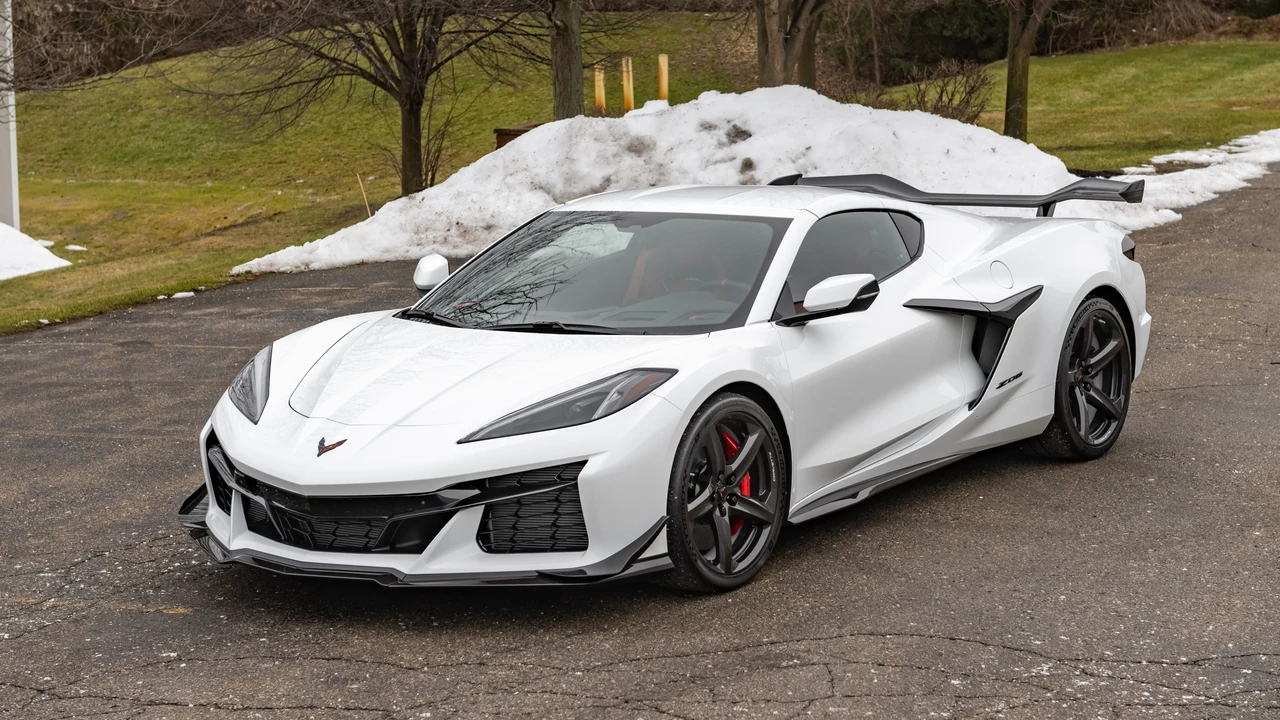 2023 Chevrolet Corvette C8 Z06 - Image 9 of 31