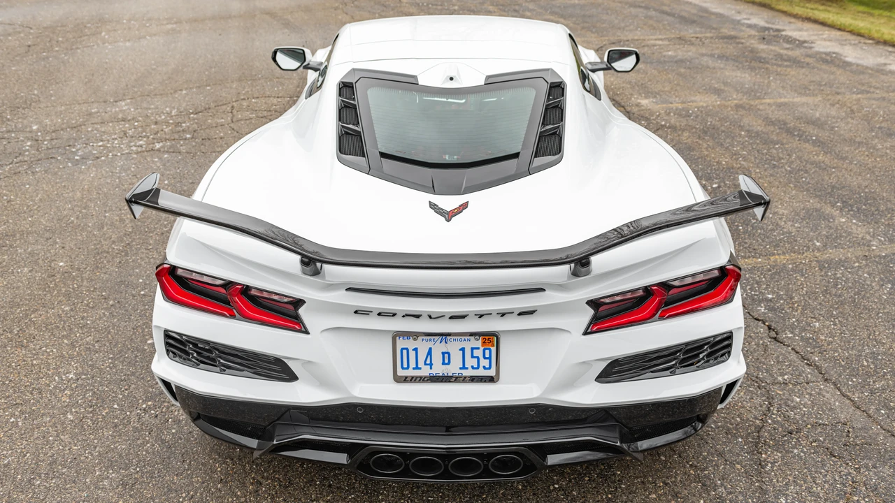 2023 Chevrolet Corvette C8 Z06 - Image 6 of 31