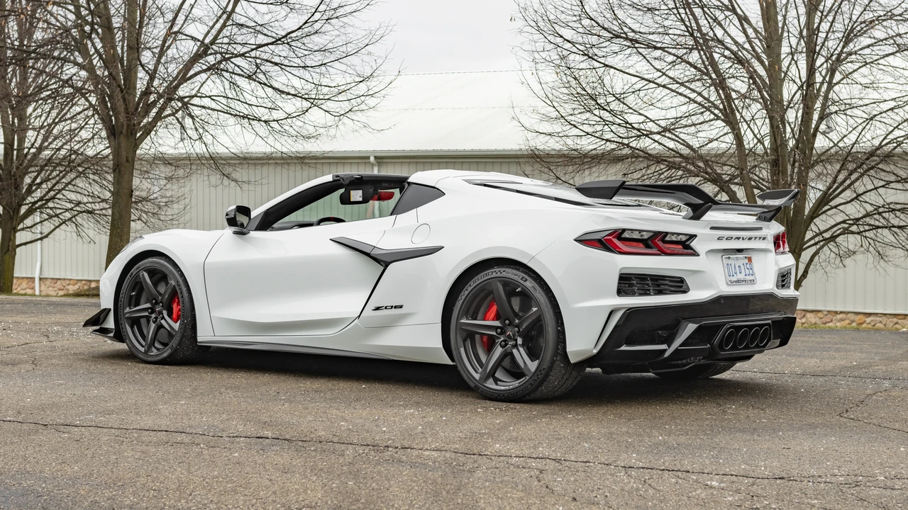 2023 Chevrolet Corvette C8 Z06 - Image 16 of 31