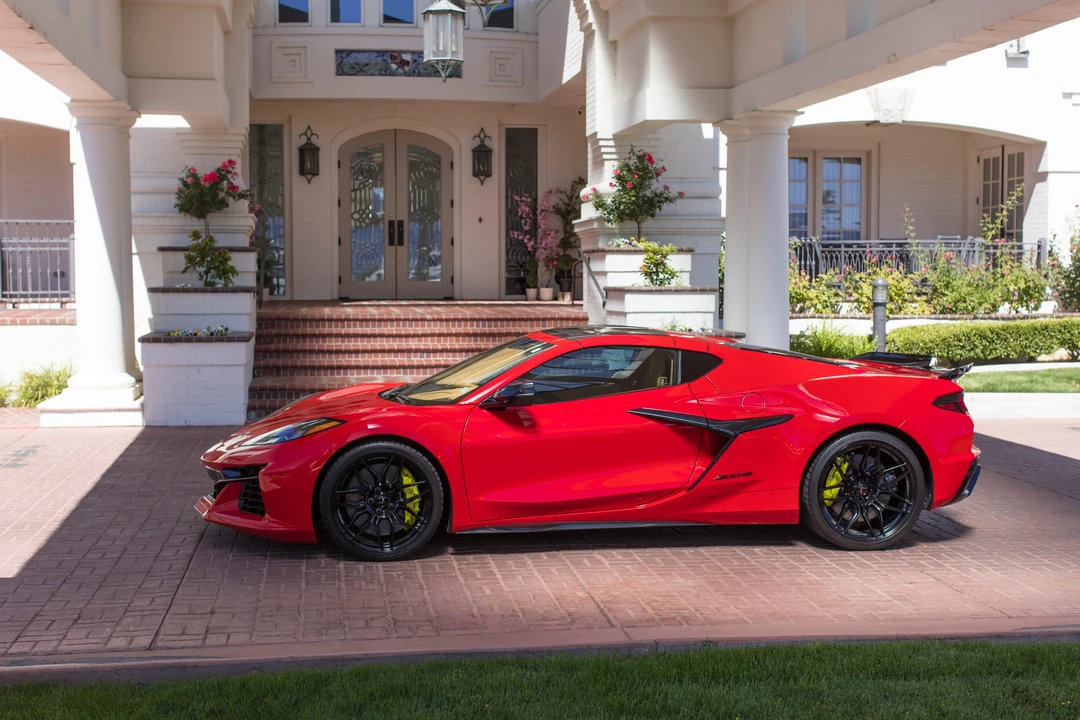 2023 Chevrolet Corvette C8 Z06 - Image 13 of 31