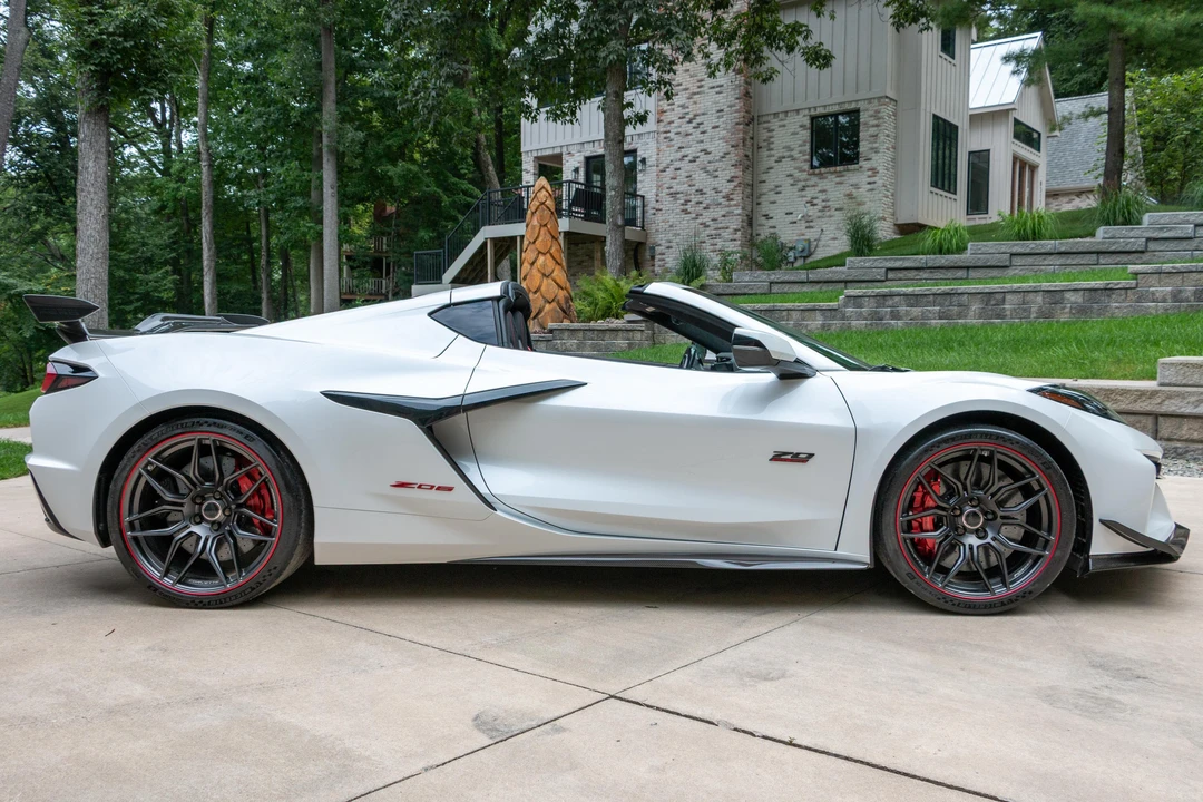 2023 Chevrolet Corvette C8 Z06 - Image 8 of 31