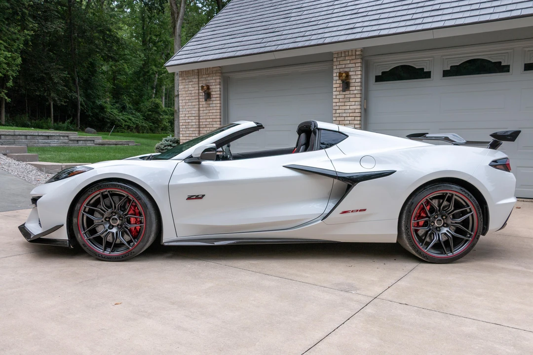 2023 Chevrolet Corvette C8 Z06 - Image 6 of 31