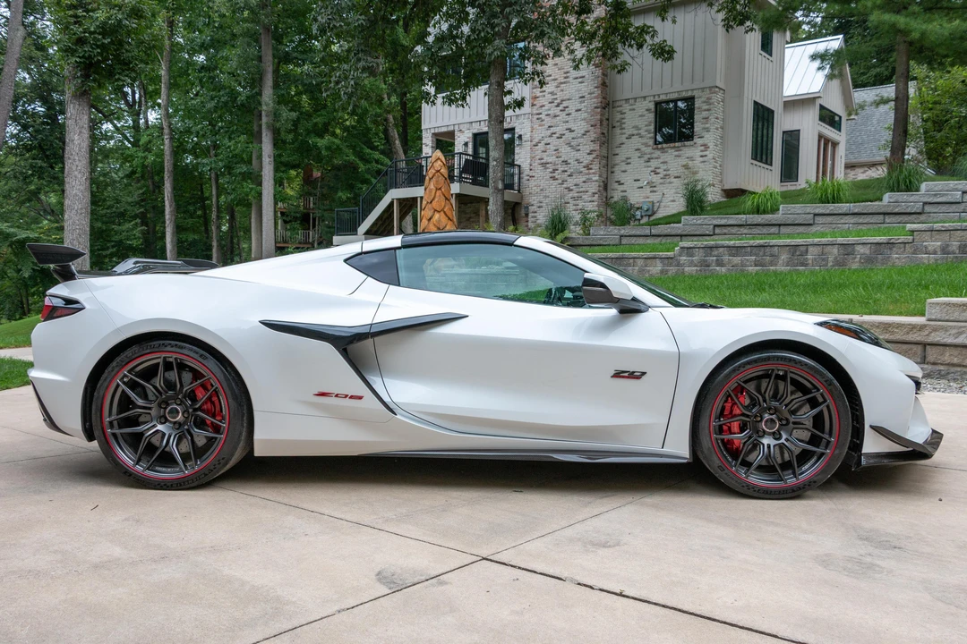 2023 Chevrolet Corvette C8 Z06 - Image 15 of 31