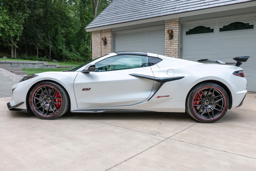 2023 Chevrolet Corvette C8 Z06 - Image 11 of 31