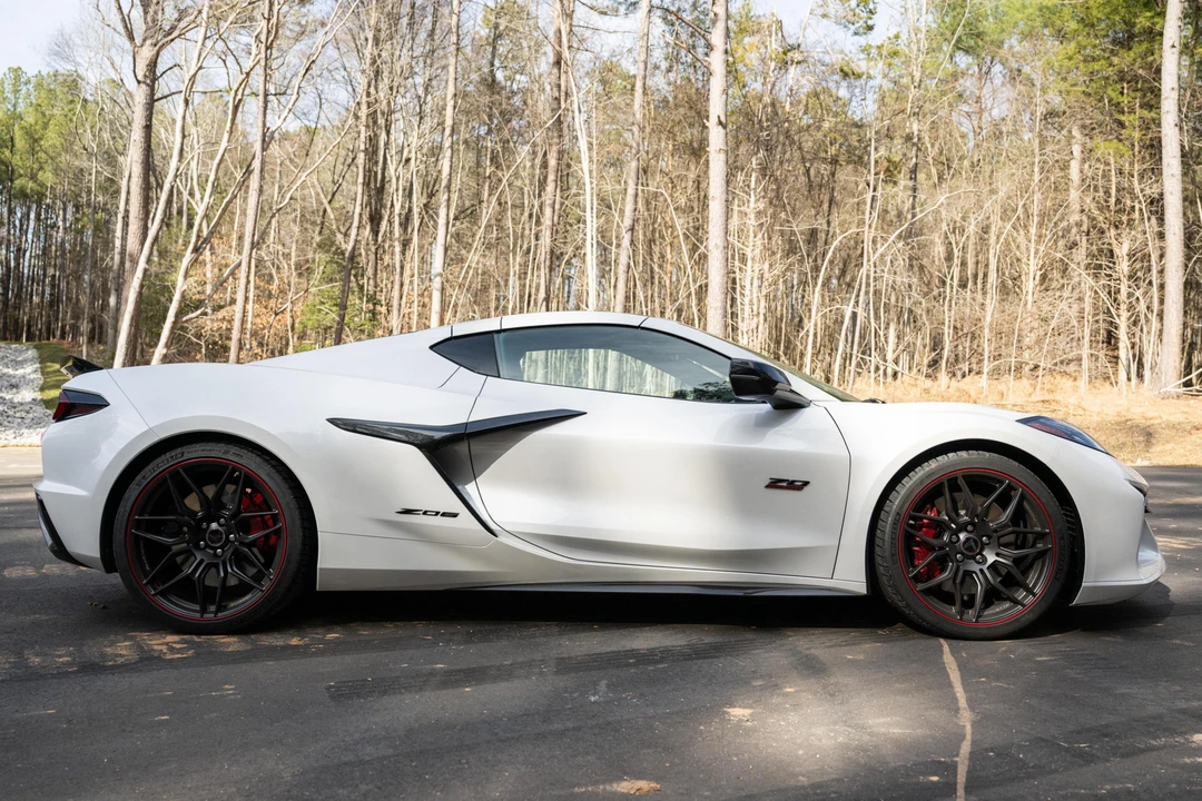 2023 Chevrolet Corvette C8 Z06 - Image 3 of 31