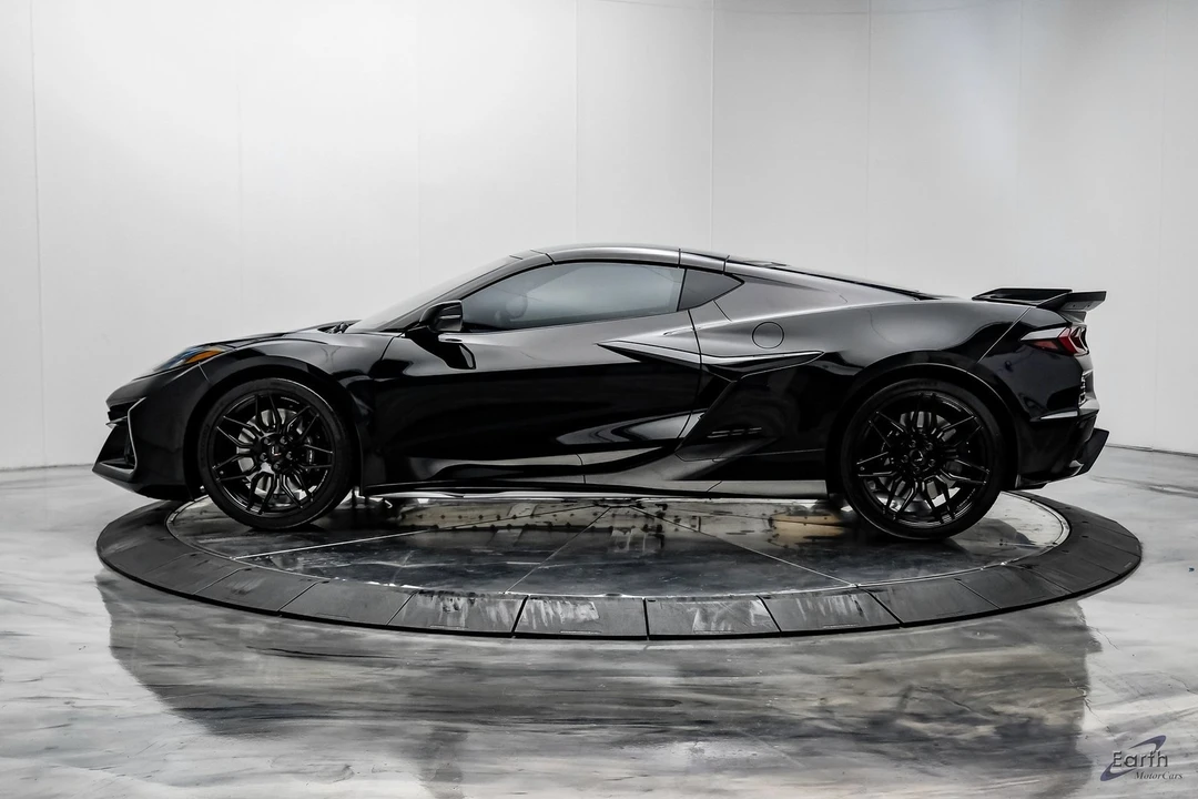 2023 Chevrolet Corvette C8 Z06 - Image 6 of 12